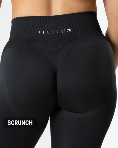 Hybrid Seamless Shorts - Jet Black - M / Scrunch